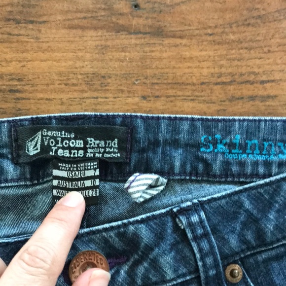 Volcom Jeans - Picture 2 of 3